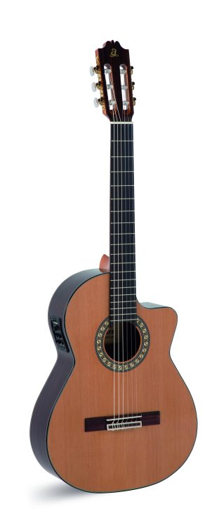 Admira VIRTUOSO-ECF Klassisk Med Mik, Cutaway, Fishman Clasica Iii Preamp, Solid Cedar Top